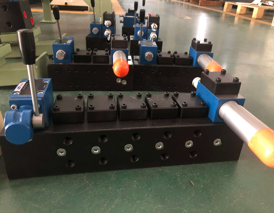 旭展液壓閥組.jpg 旭展液壓閥組.jpg