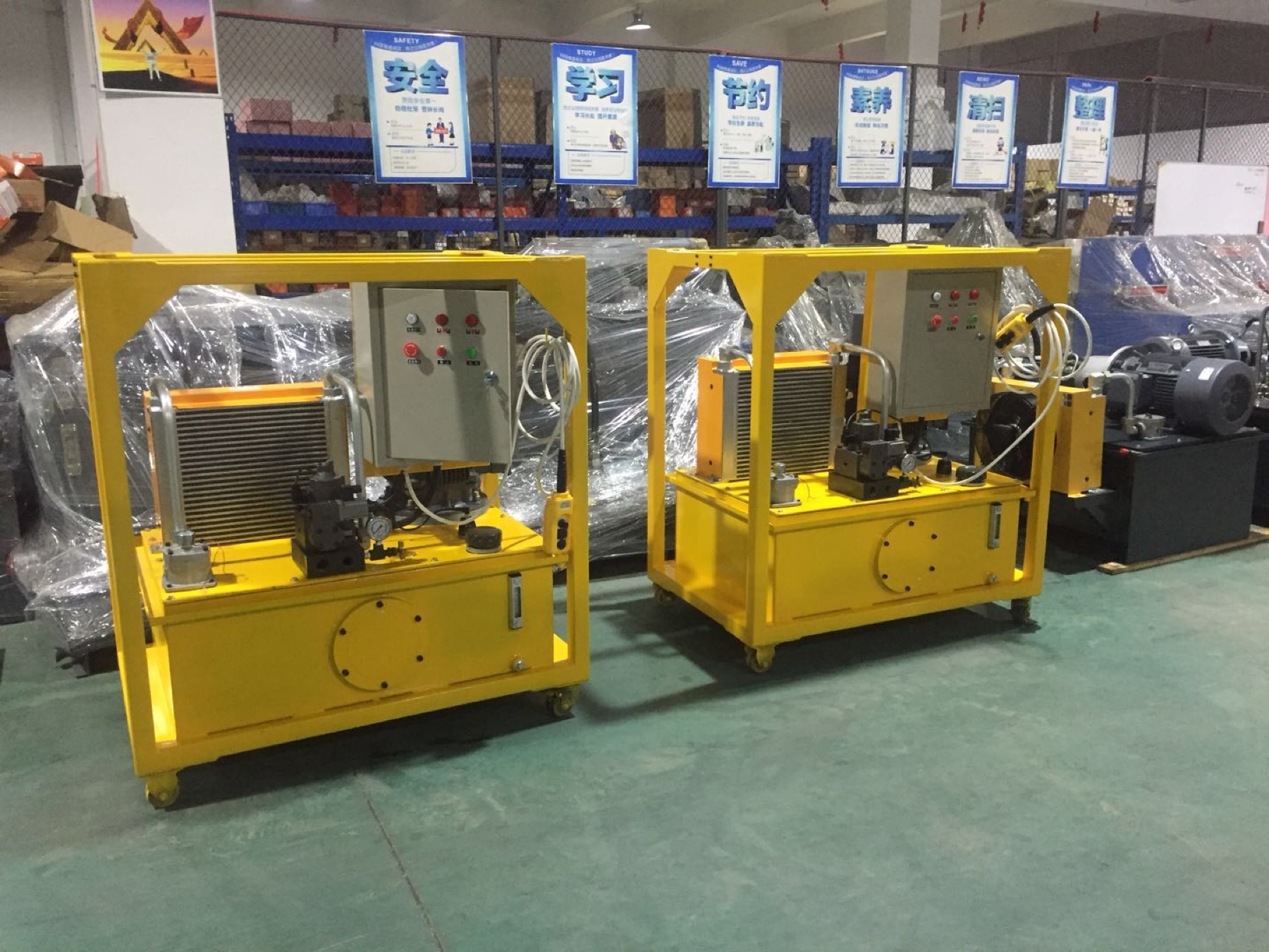 非標(biāo)液壓站.jpg 非標(biāo)液壓站.jpg