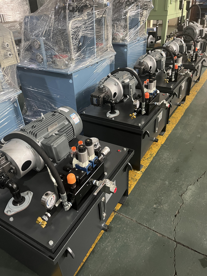 非標液壓泵站.jpg 非標液壓泵站.jpg